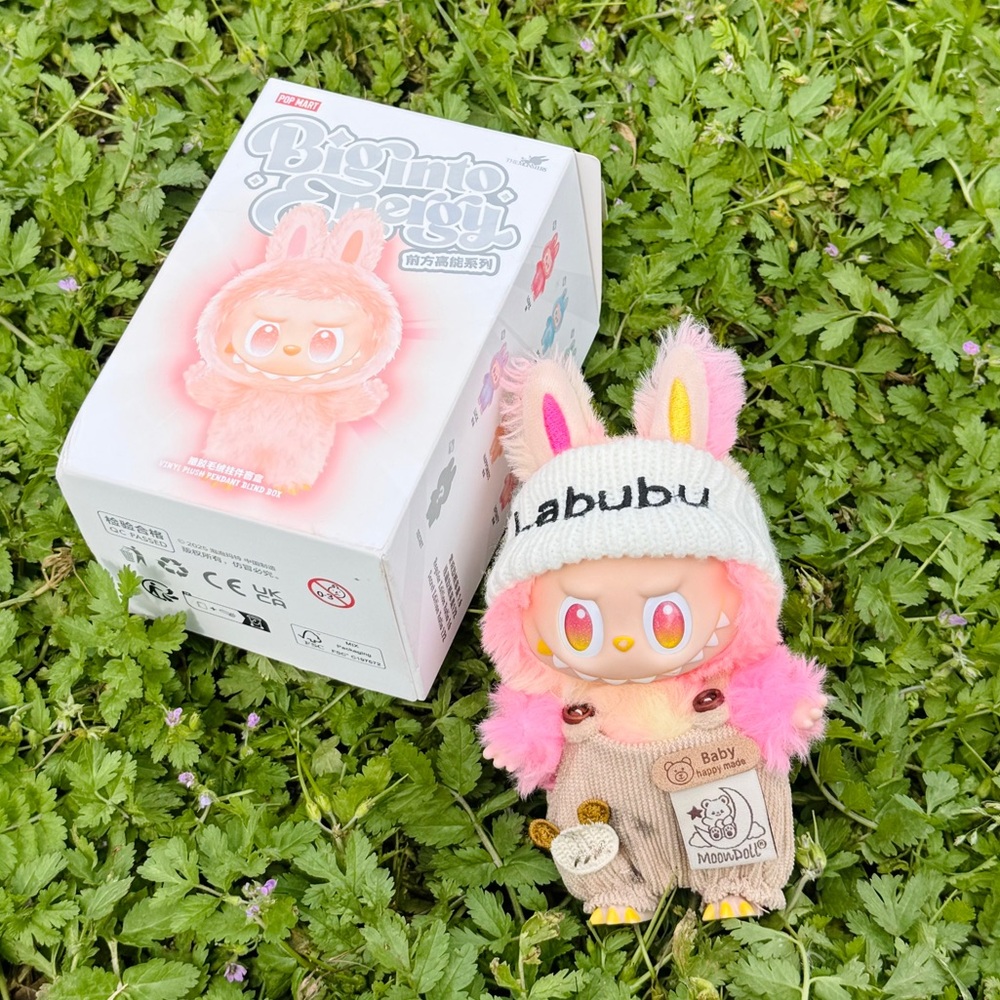 Labubu Big Into Energy The Monsters Series Pendant | Loyalty